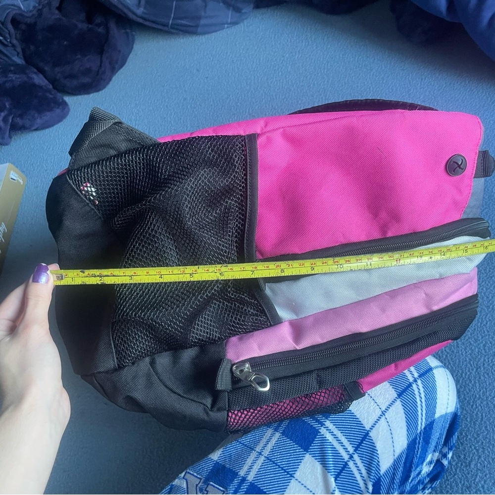 Large adidas backpack with multiple storage pockets space for laptop and pencils - Picture 11 of 12